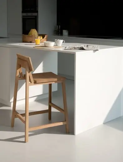 Barhocker aus Eichenholz